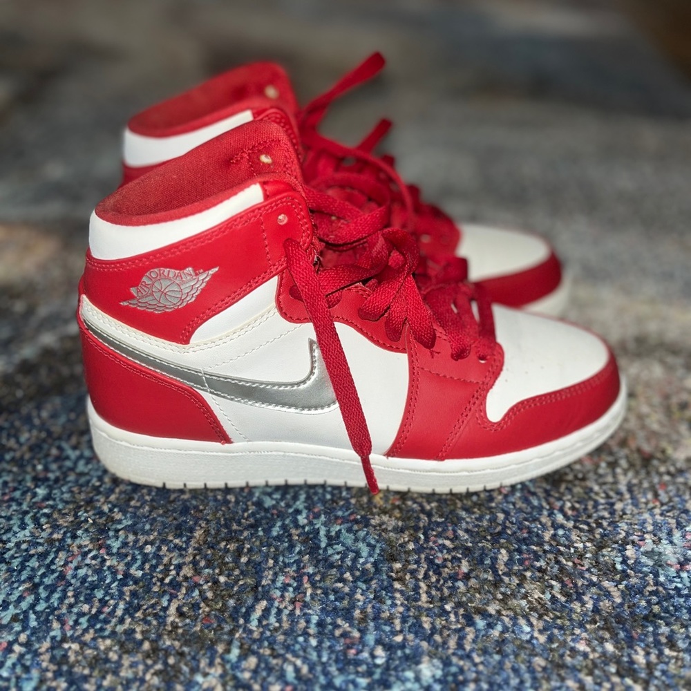 Big Kids Air Jordan 1 Retro High Top Silver Medal